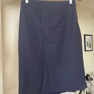Navy Blue Pencil Skirt w/ mini pocket detail Banana Republic Size 6 knee length